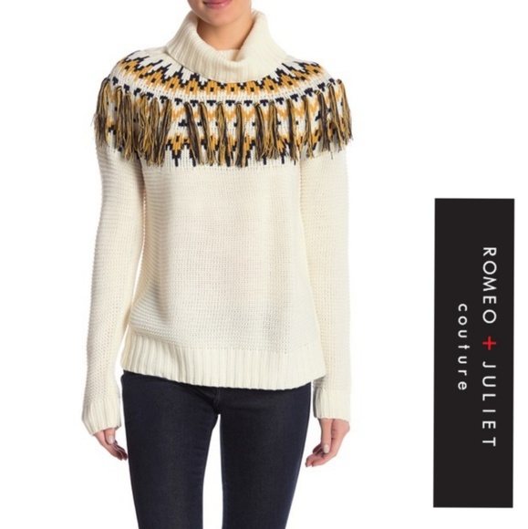 Romeo & Juliet Couture Sweaters - 🎉HP!🎉NWT Romeo + Juliet Fringe Sweater